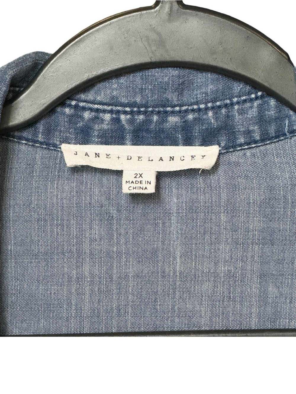 Jane + Delancey Lyocell Chambray Ruffle Sleeve Button Front Top 2X - Picture 4 of 8